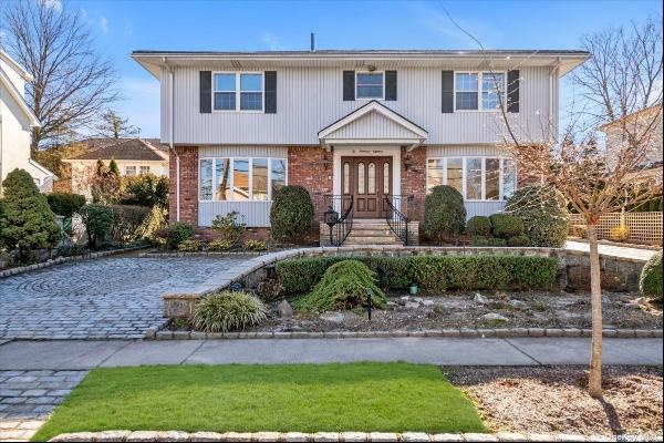 Nestled in the heart of Douglas Manor you will find this beautiful custom-built colonial s