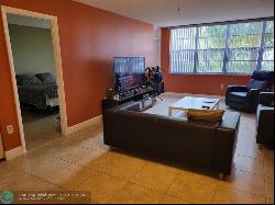 1400 Saint Charles Pl #211, Pembroke Pines FL 33026