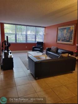 1400 Saint Charles Pl #211, Pembroke Pines FL 33026