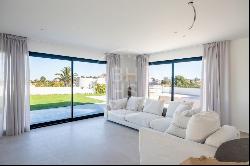 Contemporary Villa in Denia, Montgo - Serene Views and Modern Co, Dénia 03700