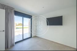 Contemporary Villa in Denia, Montgo - Serene Views and Modern Co, Denia 03700