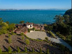 Resort-like Waterfront Living in Tiburon