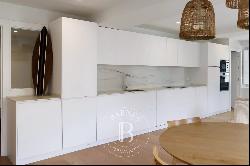 SAINT JEAN DE LUZ,  TOWN CENTER 84 SQ.M RENOVATED APARTMENT