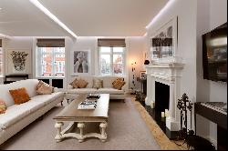 Beautiful three-bedroom lateral Mayfair apartment near Hyde Park