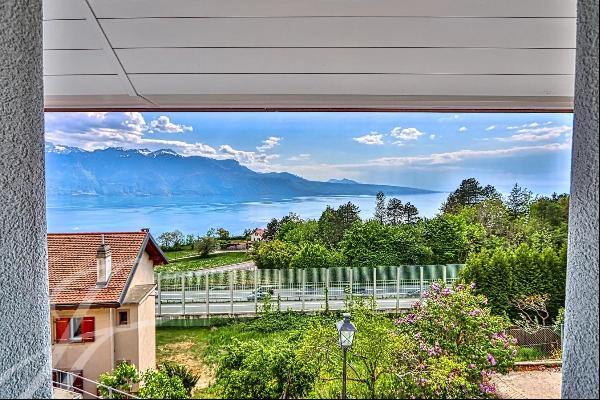 New semi-detached villa with magnificent lake view