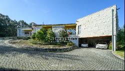 Four + one bedroom villa with garden in Lousada, for sale, Portugal