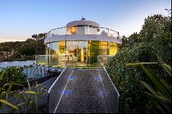 The Lighthouse - 179 Maraetai Drive