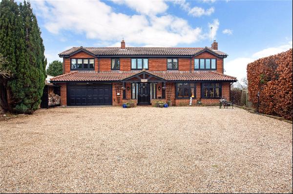 Chelmsford Road, Hatfield Heath, Bishop's Stortford, Hertfordshire, Csqsqm 7BD