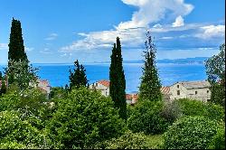 Plots with building permits on Hvar