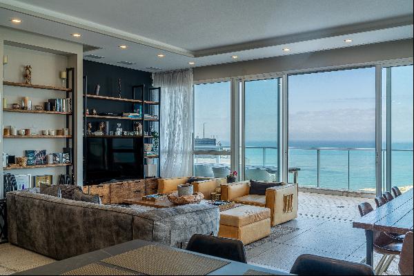 Fully Furnished Sea View mini-Penthouse in Ir Yamim Neighborhood - Netanya