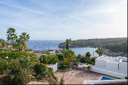 Mediterranean villa with sea view in Sol de Mallorca