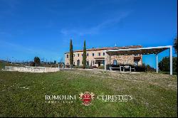 LUXURY VILLA WITH POOL FOR SALE IN VOLTERRA, TUSCANY