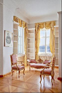 Schloss Possenhofen: Magnificent bel étage with lake view including attic floor