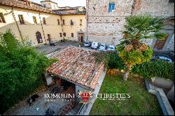 Umbria - LIBERTY VILLA WITH TERRACE AND GARDEN FOR SALE, HISTORIC CENTER OF CITTÀ DI CAST