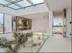 Impressive brand-new modern mansion on Marbella's Golden Mile, Marbella 29602