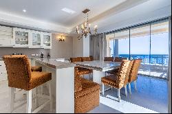 Luxurious Seafront Apartment