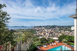 Estate with swimming pool overlooking the sea