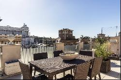 Unparalleled penthouse overlooking the Vittoriano