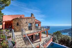Fantastic south facing house with sea views 10 minutes walk from Begur