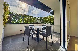 Modern holiday apartment with covered terrace for sale in Ascona