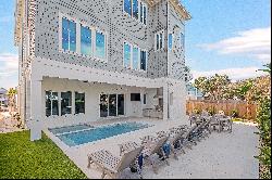 Exceptional Newer Property With Elevator, Pool And Gulf Views