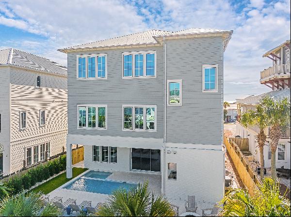 Exceptional Newer Property With Elevator, Pool And Gulf Views