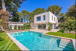 Cap d'Antibes | Private gated domain - near the beach and shops