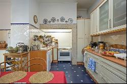 Flat, 4 bedrooms, for Sale