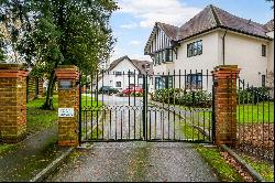 Stretton Close, Penn, High Wycombe, Buckinghamshire, HP10 8EW