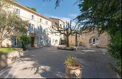 Provençal country house over 1,000 m², 23 bedrooms in 3.7 hectares of wooded parkland