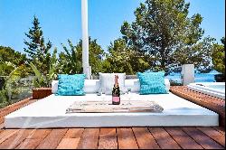 Villa in Es Cubells with sea view.