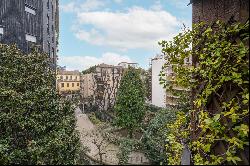 Classic and quiet apartment in the center of Milan