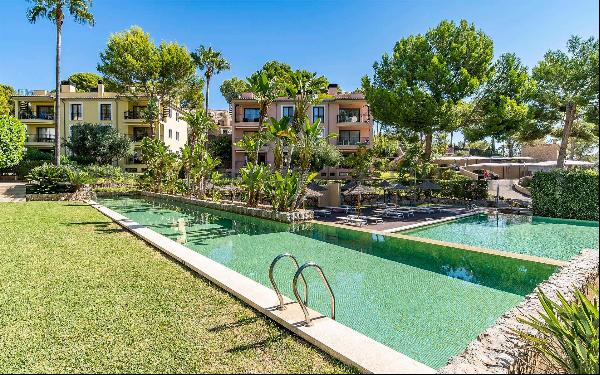 Luxury apartment in Camp de Mar in sought-after complex