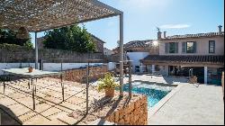 Beautiful mallorquin style townhouse with pool for sale in Pórto, Marratxí 07141