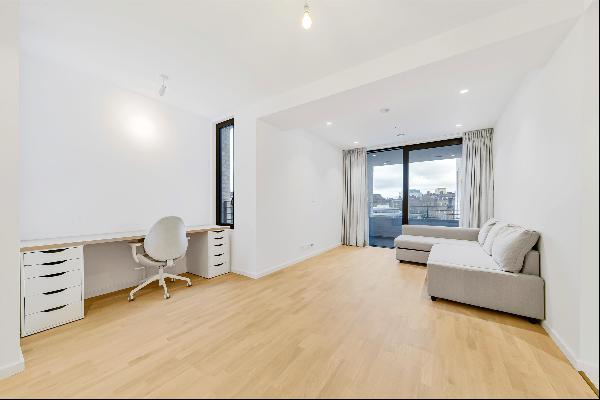An exceptional newly built 1 bedroom apartment with a large balcony in a prime position on