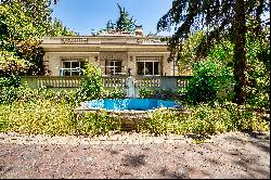 French-style house in Jardín del Este area