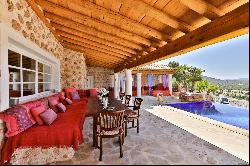 Villa with golf views for yearly rental in Ibiza