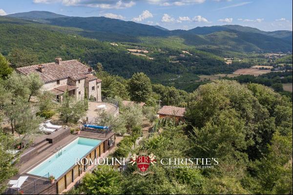 Tuscany - RESTORED RECTORY WITH DEPENDANCE FOR SALE IN AREZZO