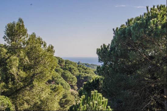 Plot for sale on the Nort Coast of Barcelona overlooking the Mediterranean Sea