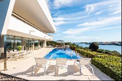 Modern villa with spectacular sea views over the bay of Mahón for rent