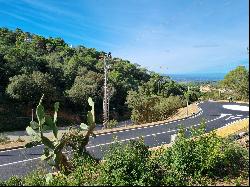 Fantastic south facing plots in the village of Begur