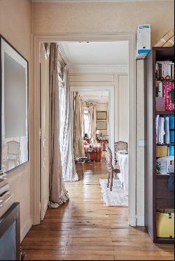 Paris 16th - Charming reception apartment just steps away from Avenue Foch.