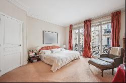 Paris 16th - Charming reception apartment just steps away from Avenue Foch.