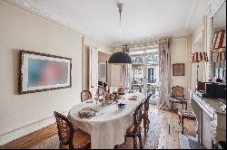 Paris 16th - Charming reception apartment just steps away from Avenue Foch.