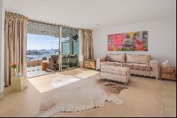 Bright two-bedroom apartment on the first line in Marina Botafoch