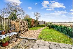 Horseshoe Cottages, Parrotts Lane, Buckland Common, Tring, HP23 6NX