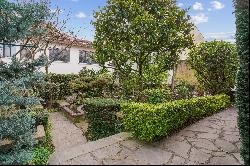 Six room townhouse in a green setting