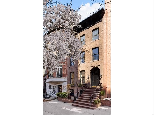 Where quiet luxury lives Welcome to 333 East 51st Street. This grand 4-story townhouse in 