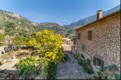 Manor house with beautiful views for sale in Fornalutx, Majorca, Fornalutx 07109