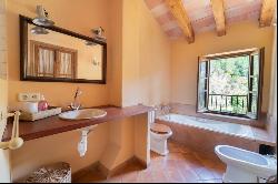 Finca in the heart of the Tramuntana Mountain Range for sale nea, Esporles 07190